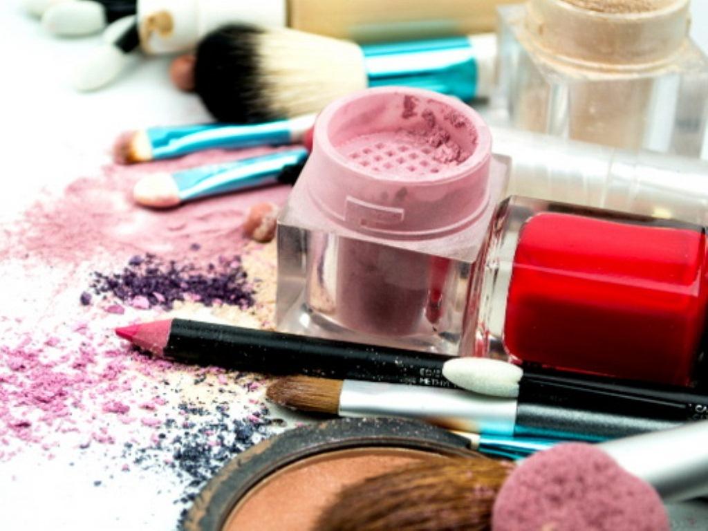 Как отремонтировать поломаную пудру. spoiled cosmetics