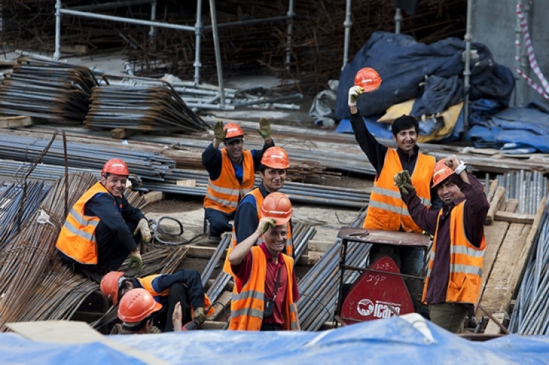 Как найти хорошую бригаду на ремонт квартиры и для строительства. members of the construction team