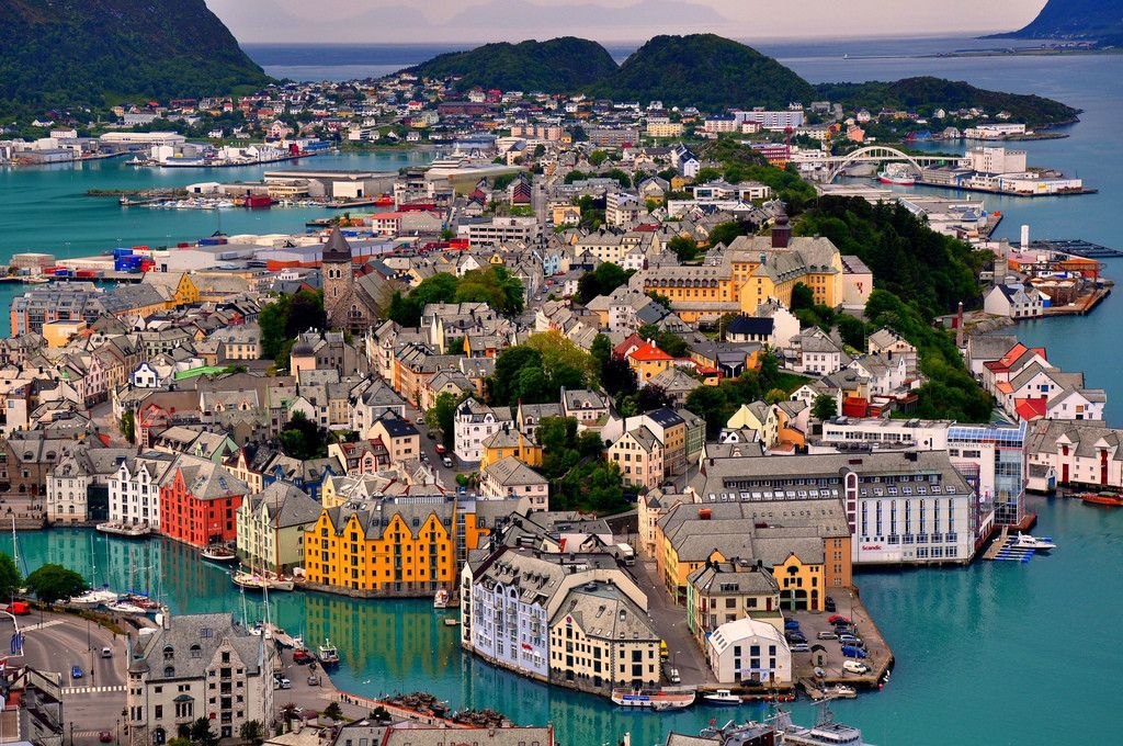 logo travel norway