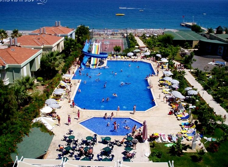 Пляжный отдых в турецких отелях на берегу моря. leisure in Turkey